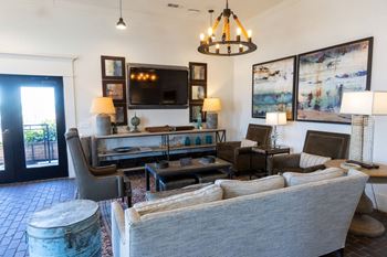 Westside room (click here for virtual tour)